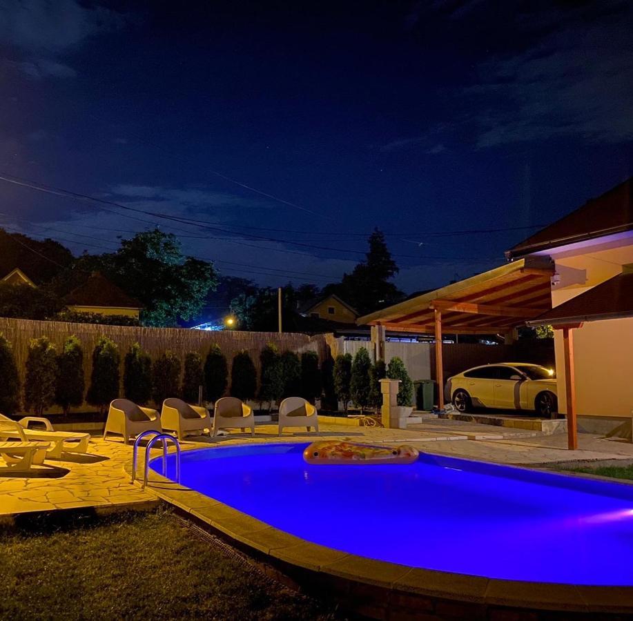 Вилла Mika'S Poolhouse Белград Экстерьер фото