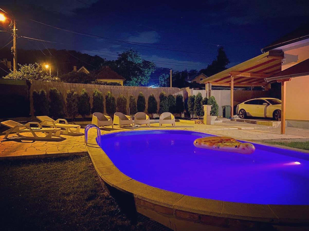 Вилла Mika'S Poolhouse Белград Экстерьер фото